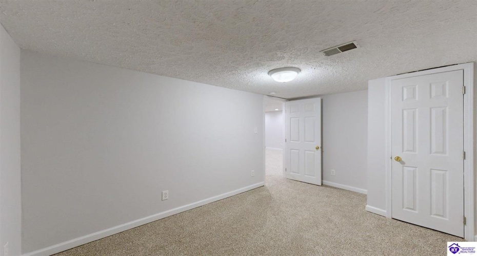 Grandel Meadow Ct, Louisville, Kentucky 40258, ,3 BathroomsBathrooms,For Sale,Grandel Meadow Ct,HK24004094