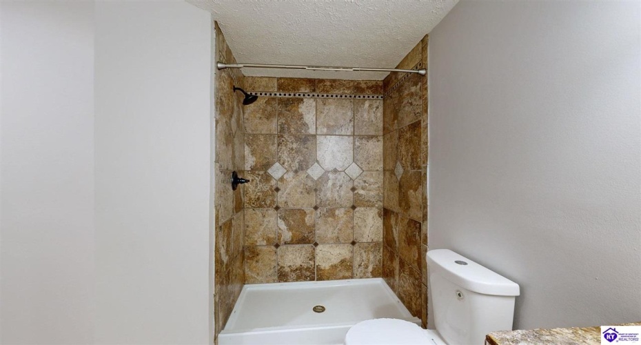 Grandel Meadow Ct, Louisville, Kentucky 40258, ,3 BathroomsBathrooms,For Sale,Grandel Meadow Ct,HK24004094