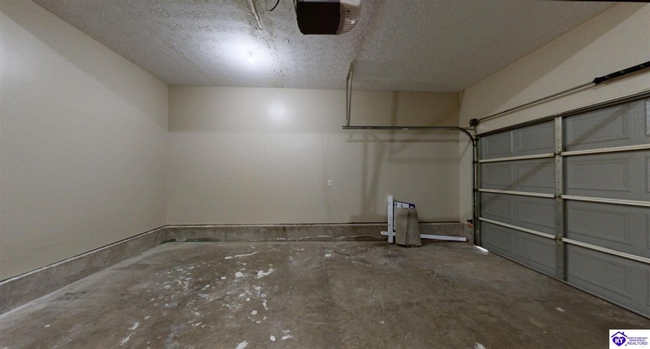 Grandel Meadow Ct, Louisville, Kentucky 40258, ,3 BathroomsBathrooms,For Sale,Grandel Meadow Ct,HK24004094