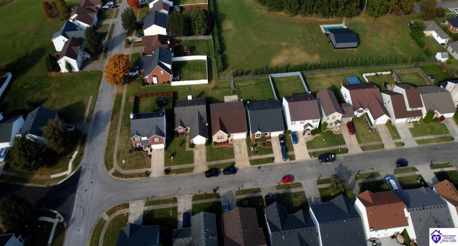 Grandel Meadow Ct, Louisville, Kentucky 40258, ,3 BathroomsBathrooms,For Sale,Grandel Meadow Ct,HK24004094