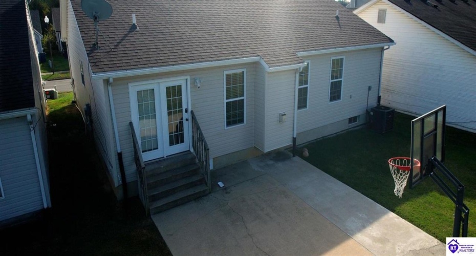 Grandel Meadow Ct, Louisville, Kentucky 40258, ,3 BathroomsBathrooms,For Sale,Grandel Meadow Ct,HK24004094