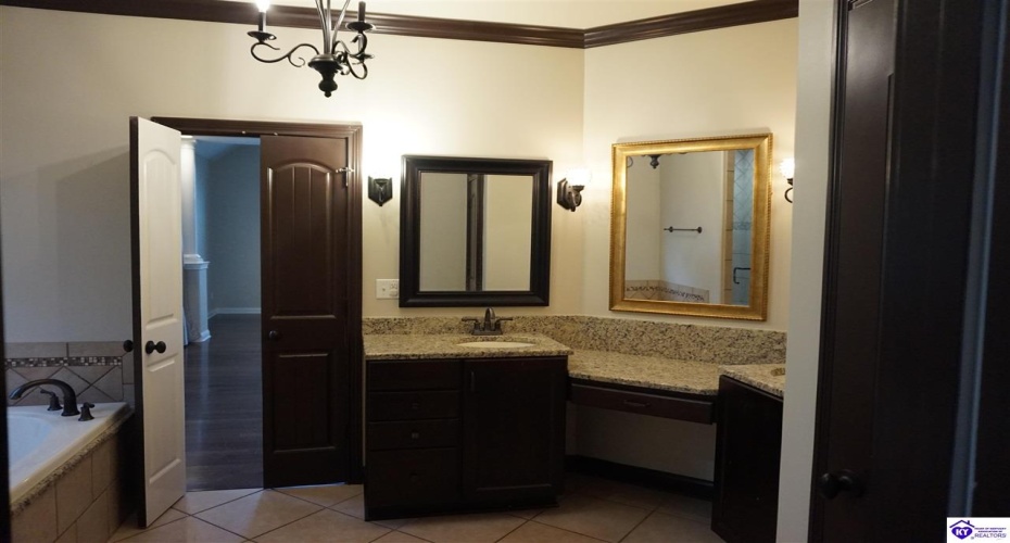 Deerfield Hills Road, Elizabethtown, Kentucky 42701, ,4 BathroomsBathrooms,For Sale,Deerfield Hills Road,HK24004098