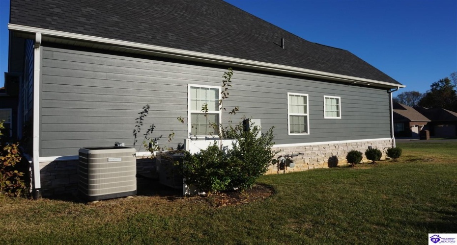 Deerfield Hills Road, Elizabethtown, Kentucky 42701, ,4 BathroomsBathrooms,For Sale,Deerfield Hills Road,HK24004098