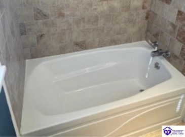 Commanche Drive, Elizabethtown, Kentucky 42701, ,2 BathroomsBathrooms,For Sale,Commanche Drive,HK24004105