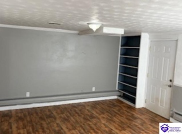 Commanche Drive, Elizabethtown, Kentucky 42701, ,2 BathroomsBathrooms,For Sale,Commanche Drive,HK24004105