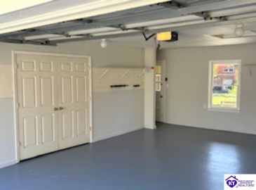 Commanche Drive, Elizabethtown, Kentucky 42701, ,2 BathroomsBathrooms,For Sale,Commanche Drive,HK24004105