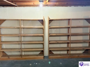 Commanche Drive, Elizabethtown, Kentucky 42701, ,2 BathroomsBathrooms,For Sale,Commanche Drive,HK24004105