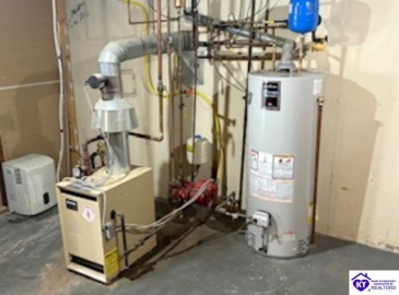 Commanche Drive, Elizabethtown, Kentucky 42701, ,2 BathroomsBathrooms,For Sale,Commanche Drive,HK24004105