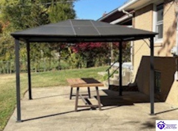 Commanche Drive, Elizabethtown, Kentucky 42701, ,2 BathroomsBathrooms,For Sale,Commanche Drive,HK24004105