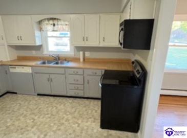 Commanche Drive, Elizabethtown, Kentucky 42701, ,2 BathroomsBathrooms,For Sale,Commanche Drive,HK24004105