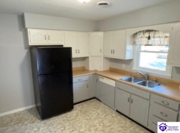 Commanche Drive, Elizabethtown, Kentucky 42701, ,2 BathroomsBathrooms,For Sale,Commanche Drive,HK24004105