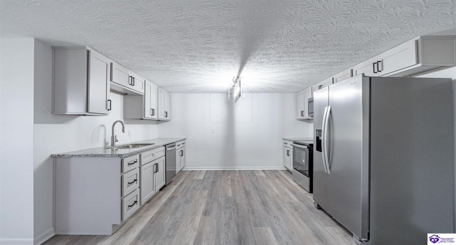 Country Lane, Magnolia, Kentucky 42757, ,2 BathroomsBathrooms,For Sale,Country Lane,HK24004101