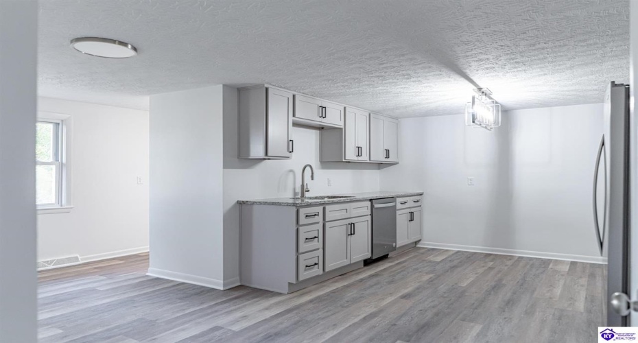 Country Lane, Magnolia, Kentucky 42757, ,2 BathroomsBathrooms,For Sale,Country Lane,HK24004101