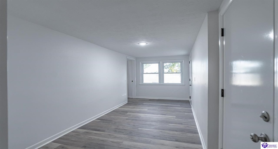 Country Lane, Magnolia, Kentucky 42757, ,2 BathroomsBathrooms,For Sale,Country Lane,HK24004101