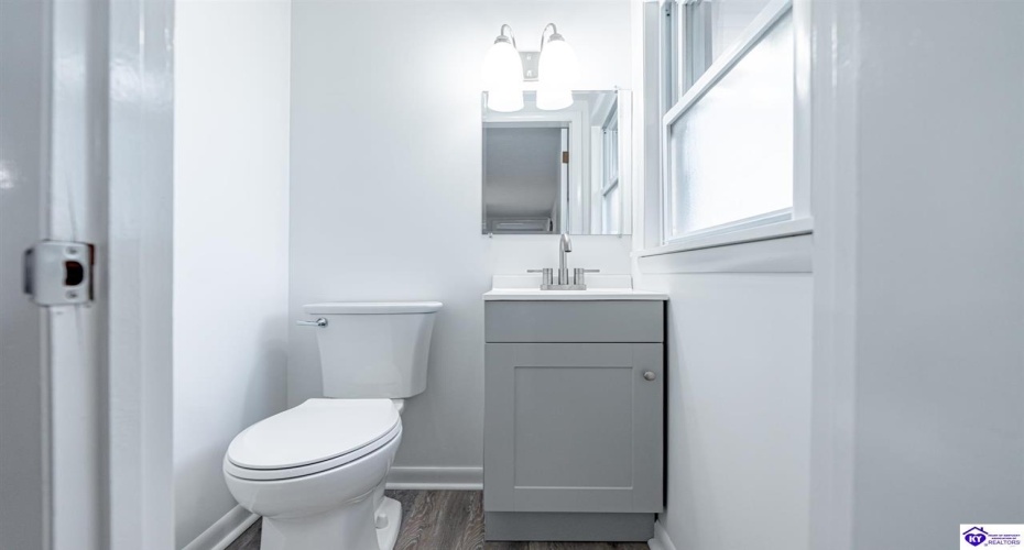 Country Lane, Magnolia, Kentucky 42757, ,2 BathroomsBathrooms,For Sale,Country Lane,HK24004101