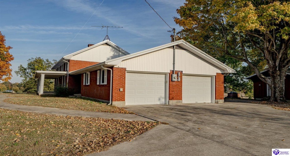 Country Lane, Magnolia, Kentucky 42757, ,2 BathroomsBathrooms,For Sale,Country Lane,HK24004101