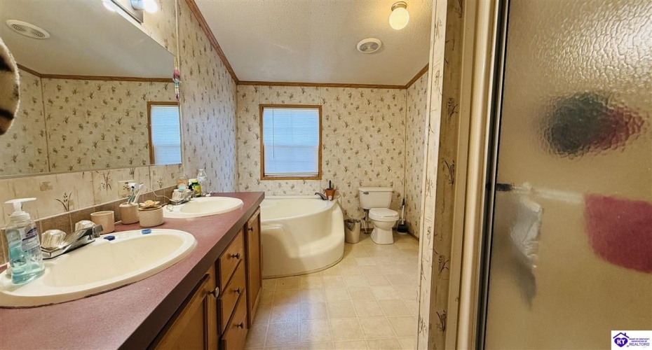 Miller Road, Campbellsville, Kentucky 42718, ,2 BathroomsBathrooms,For Sale,Miller Road,HK24004102