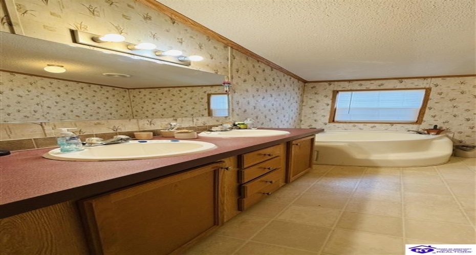 Miller Road, Campbellsville, Kentucky 42718, ,2 BathroomsBathrooms,For Sale,Miller Road,HK24004102