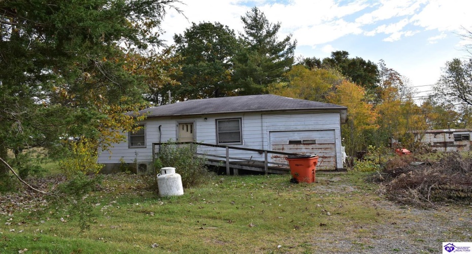 Battle Training Road, Elizabethtown, Kentucky 42701, ,1 BathroomBathrooms,For Sale,Battle Training Road,HK24004103