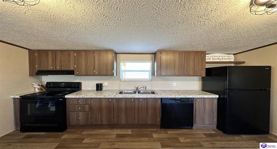 Buck Watson Road, Columbia, Kentucky 42728, ,2 BathroomsBathrooms,For Sale,Buck Watson Road,HK24004108