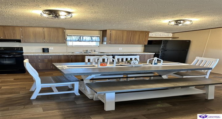 Buck Watson Road, Columbia, Kentucky 42728, ,2 BathroomsBathrooms,For Sale,Buck Watson Road,HK24004108