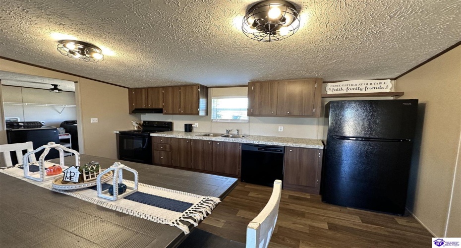 Buck Watson Road, Columbia, Kentucky 42728, ,2 BathroomsBathrooms,For Sale,Buck Watson Road,HK24004108