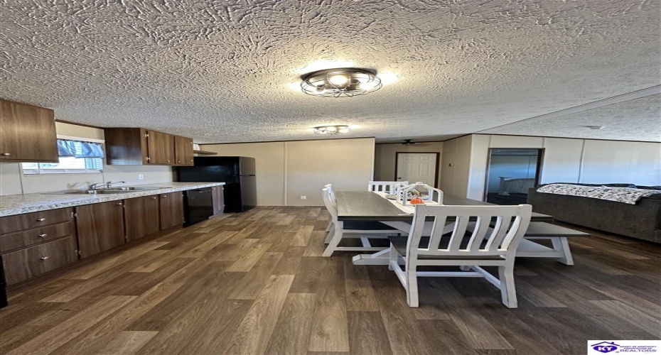 Buck Watson Road, Columbia, Kentucky 42728, ,2 BathroomsBathrooms,For Sale,Buck Watson Road,HK24004108