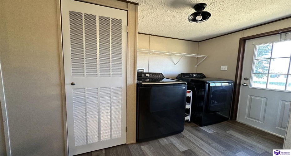 Buck Watson Road, Columbia, Kentucky 42728, ,2 BathroomsBathrooms,For Sale,Buck Watson Road,HK24004108