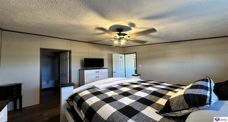 Buck Watson Road, Columbia, Kentucky 42728, ,2 BathroomsBathrooms,For Sale,Buck Watson Road,HK24004108