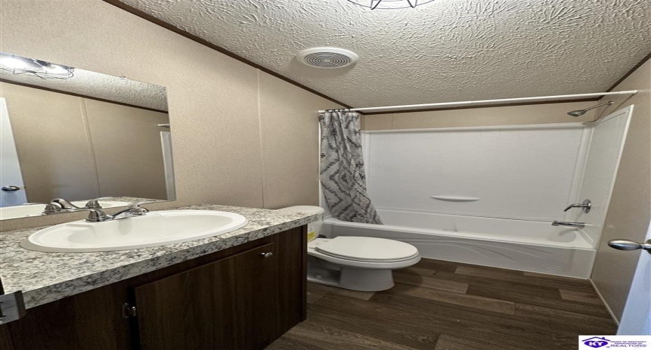 Buck Watson Road, Columbia, Kentucky 42728, ,2 BathroomsBathrooms,For Sale,Buck Watson Road,HK24004108