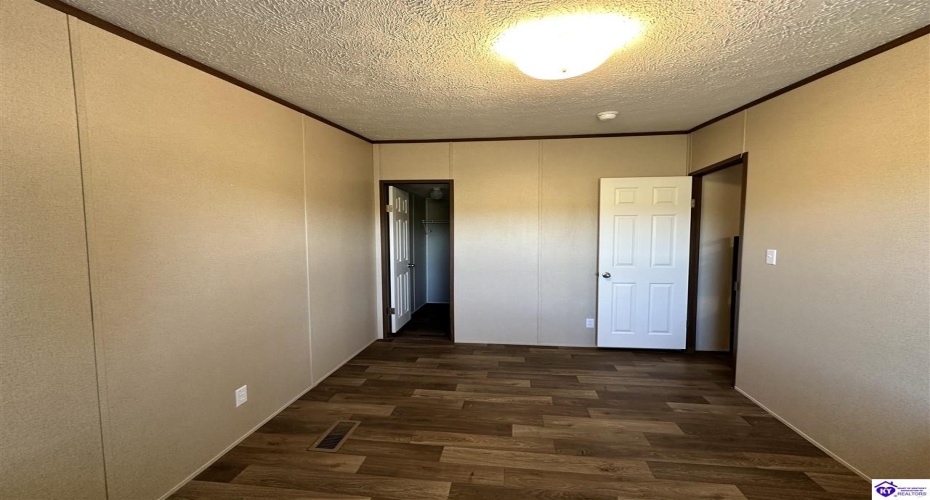 Buck Watson Road, Columbia, Kentucky 42728, ,2 BathroomsBathrooms,For Sale,Buck Watson Road,HK24004108