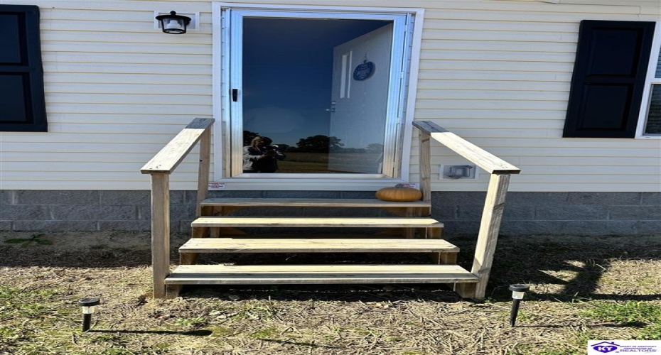 Buck Watson Road, Columbia, Kentucky 42728, ,2 BathroomsBathrooms,For Sale,Buck Watson Road,HK24004108