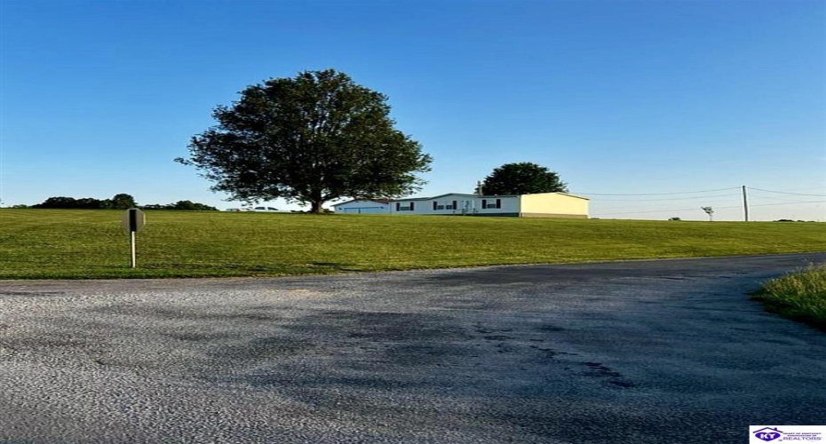 Buck Watson Road, Columbia, Kentucky 42728, ,2 BathroomsBathrooms,For Sale,Buck Watson Road,HK24004108