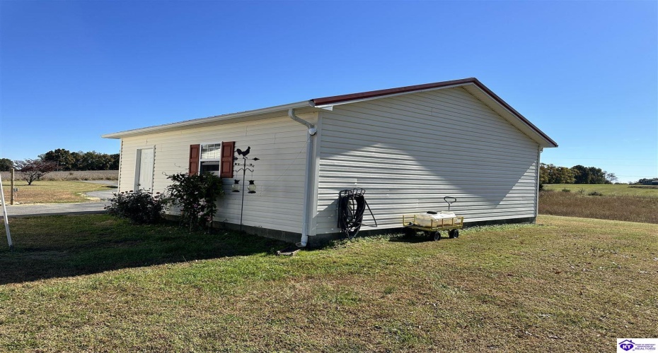 Buck Watson Road, Columbia, Kentucky 42728, ,2 BathroomsBathrooms,For Sale,Buck Watson Road,HK24004108