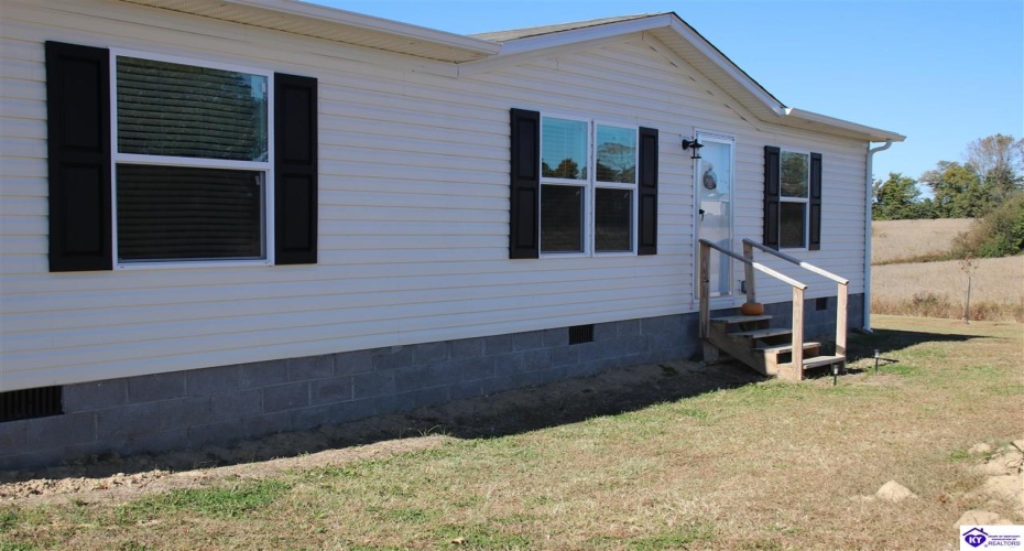 Buck Watson Road, Columbia, Kentucky 42728, ,2 BathroomsBathrooms,For Sale,Buck Watson Road,HK24004108