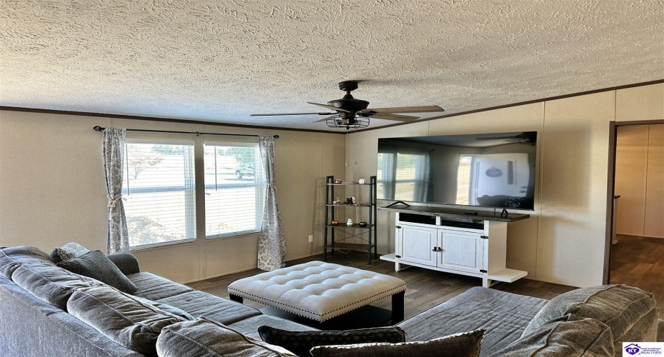 Buck Watson Road, Columbia, Kentucky 42728, ,2 BathroomsBathrooms,For Sale,Buck Watson Road,HK24004108