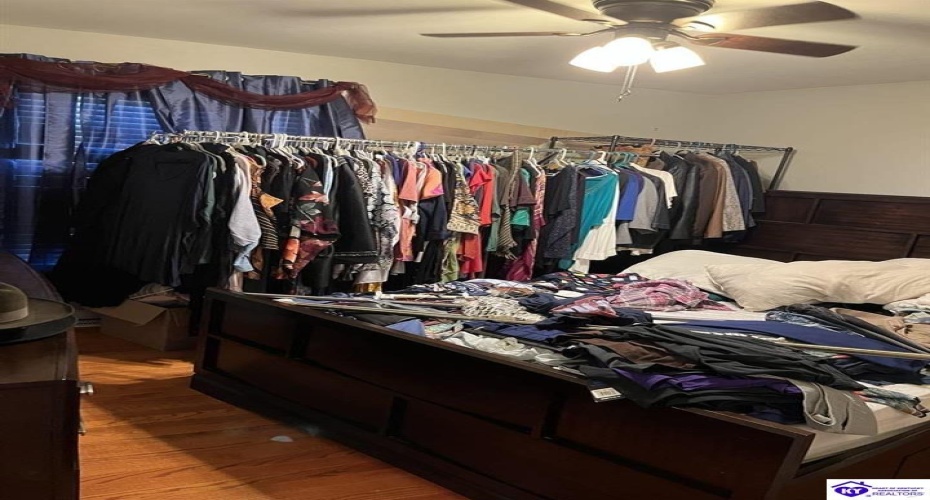 Hill Street, Vine Grove, Kentucky 40160, ,3 BathroomsBathrooms,For Sale,Hill Street,HK24003182