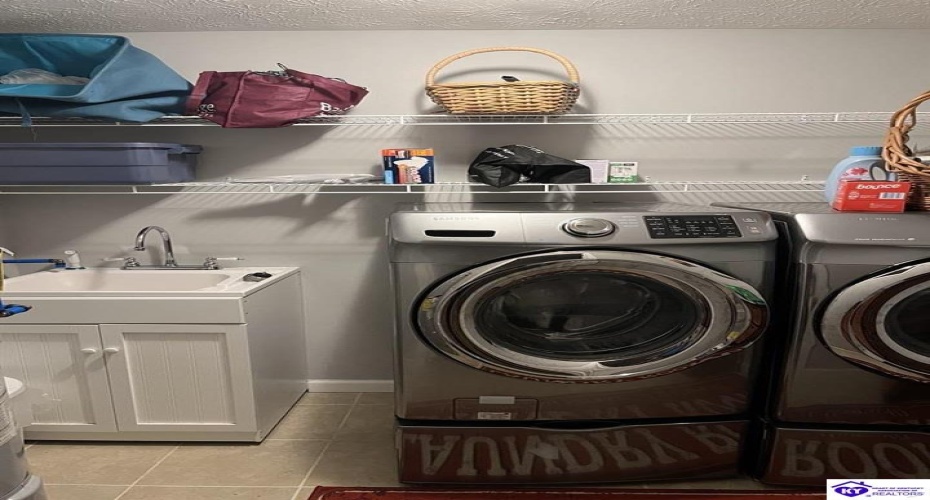 Hill Street, Vine Grove, Kentucky 40160, ,3 BathroomsBathrooms,For Sale,Hill Street,HK24003182