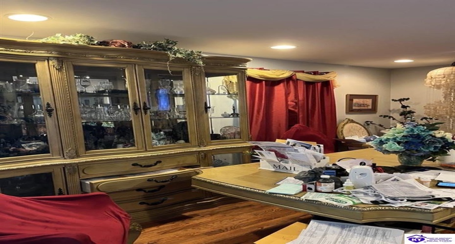 Hill Street, Vine Grove, Kentucky 40160, ,3 BathroomsBathrooms,For Sale,Hill Street,HK24003182