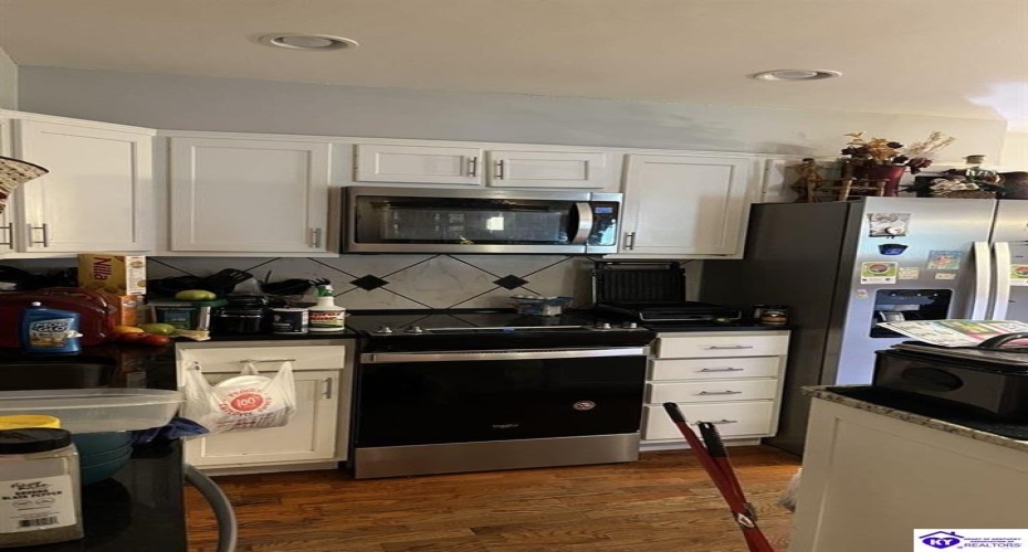 Hill Street, Vine Grove, Kentucky 40160, ,3 BathroomsBathrooms,For Sale,Hill Street,HK24003182