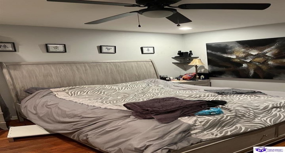 Hill Street, Vine Grove, Kentucky 40160, ,3 BathroomsBathrooms,For Sale,Hill Street,HK24003182