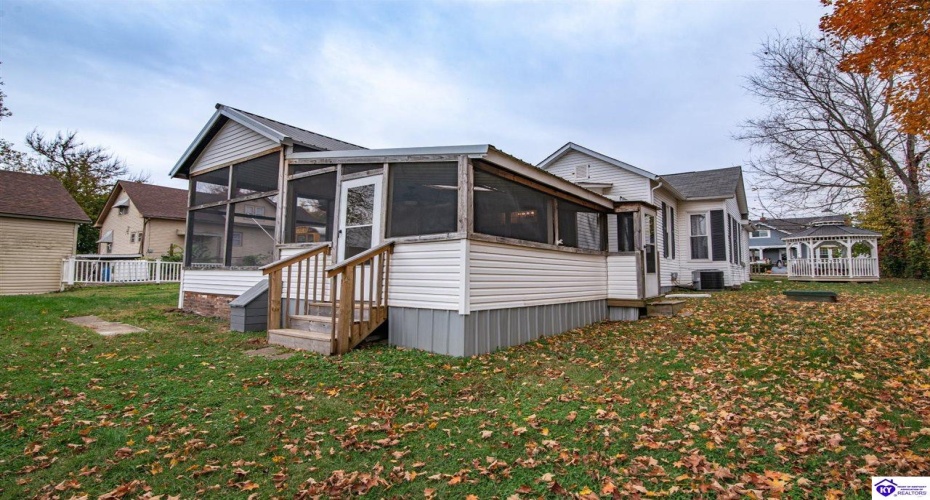 High Street, Vine Grove, Kentucky 40175, ,2 BathroomsBathrooms,For Sale,High Street,HK24004111