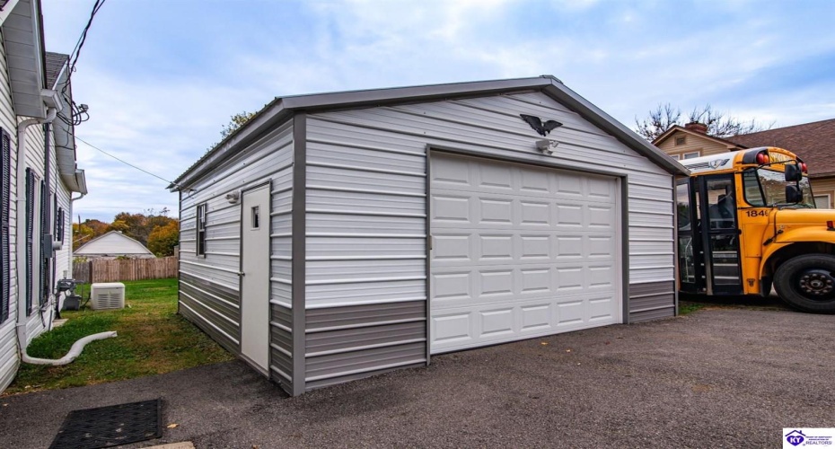 High Street, Vine Grove, Kentucky 40175, ,2 BathroomsBathrooms,For Sale,High Street,HK24004111