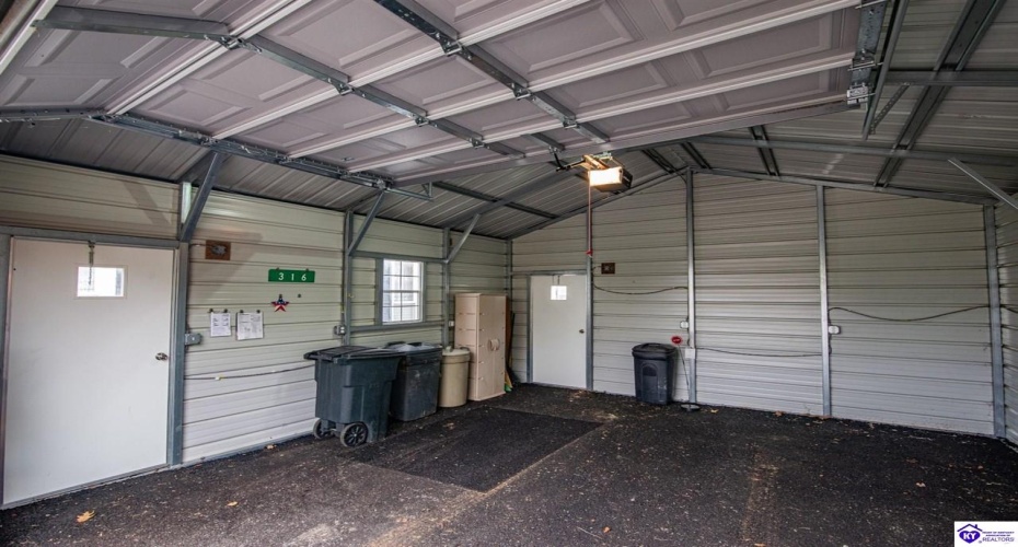 High Street, Vine Grove, Kentucky 40175, ,2 BathroomsBathrooms,For Sale,High Street,HK24004111