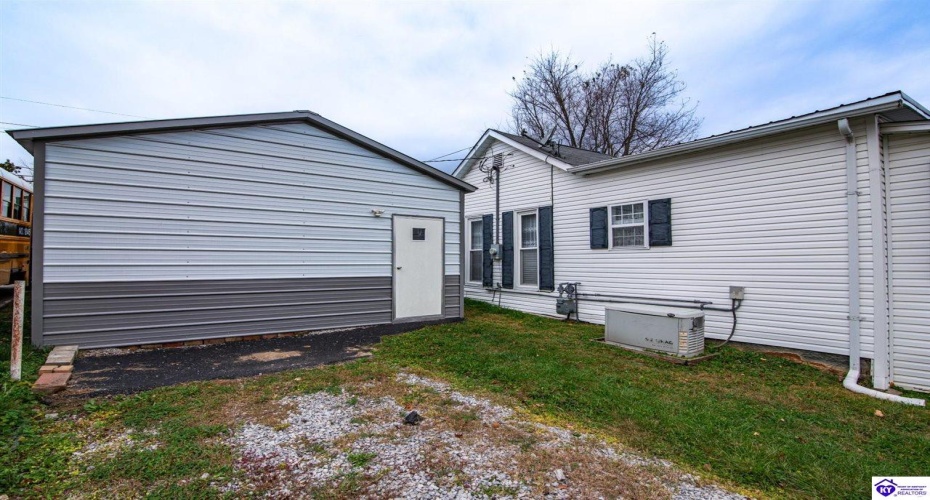 High Street, Vine Grove, Kentucky 40175, ,2 BathroomsBathrooms,For Sale,High Street,HK24004111