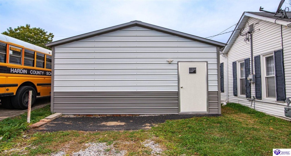 High Street, Vine Grove, Kentucky 40175, ,2 BathroomsBathrooms,For Sale,High Street,HK24004111