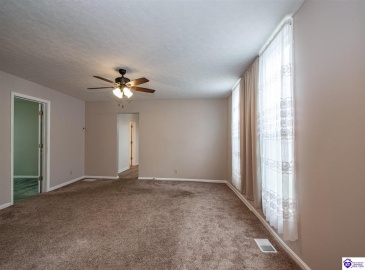 High Street, Vine Grove, Kentucky 40175, ,2 BathroomsBathrooms,For Sale,High Street,HK24004111 High Street, Vine Grove, Kentucky 40175, ,2 BathroomsBathrooms,For Sale,High Street,HK24004111