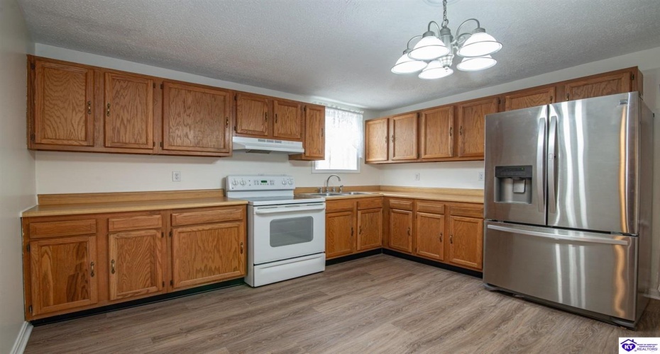 High Street, Vine Grove, Kentucky 40175, ,2 BathroomsBathrooms,For Sale,High Street,HK24004111