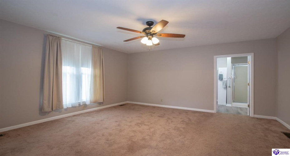 High Street, Vine Grove, Kentucky 40175, ,2 BathroomsBathrooms,For Sale,High Street,HK24004111