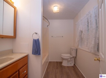 High Street, Vine Grove, Kentucky 40175, ,2 BathroomsBathrooms,For Sale,High Street,HK24004111 High Street, Vine Grove, Kentucky 40175, ,2 BathroomsBathrooms,For Sale,High Street,HK24004111